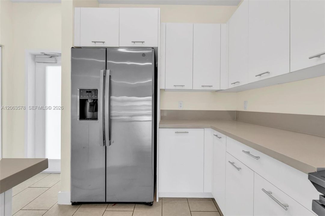 В аренду: $3,300 (3 спален, 2 ванн, 1124 Квадратных фут)