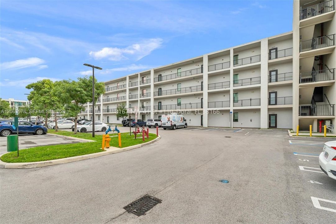 В аренду: $3,300 (3 спален, 2 ванн, 1124 Квадратных фут)