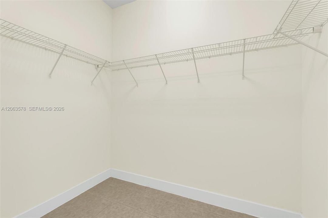 В аренду: $3,300 (3 спален, 2 ванн, 1124 Квадратных фут)