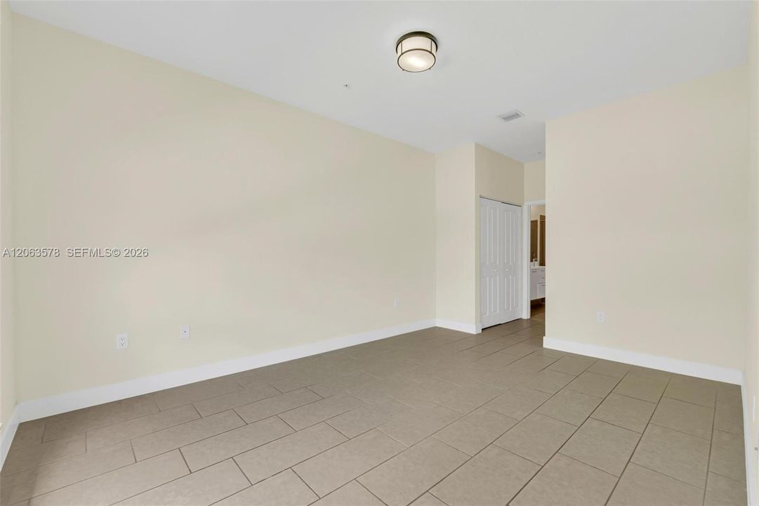 В аренду: $3,300 (3 спален, 2 ванн, 1124 Квадратных фут)