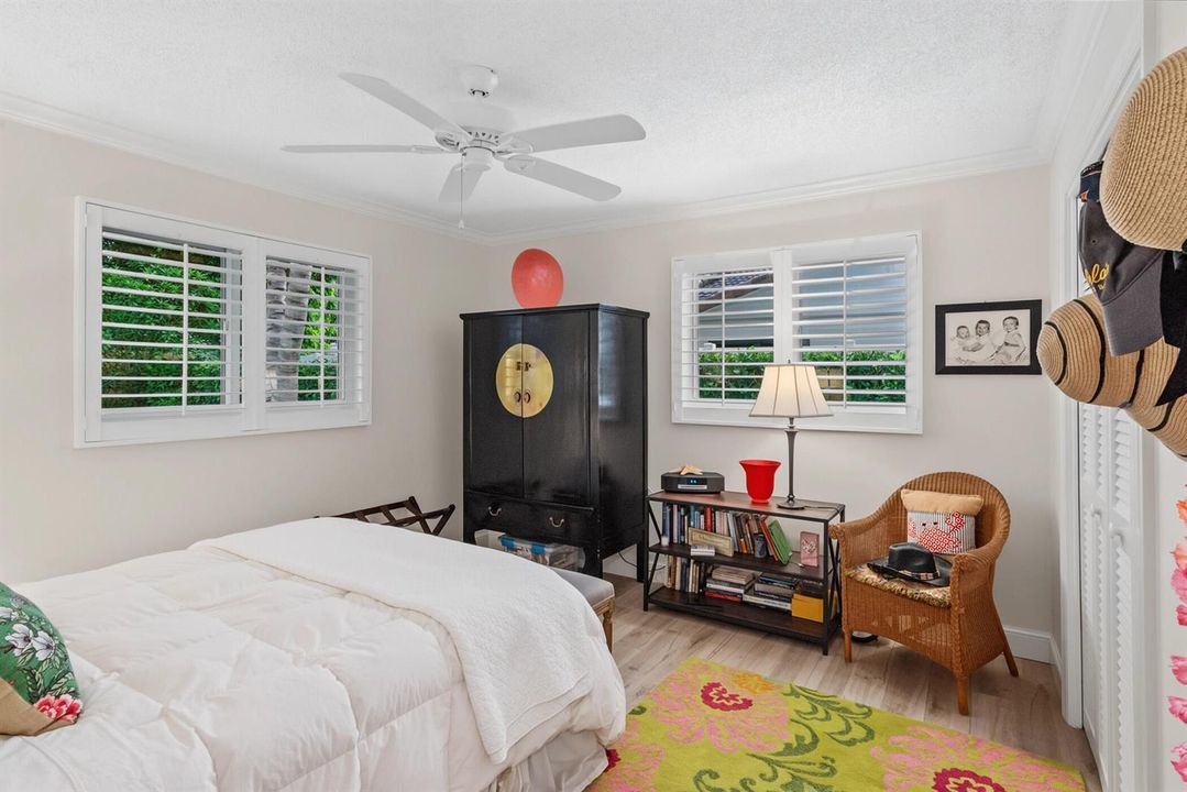 © Clark-2702 SW 6th Street-016