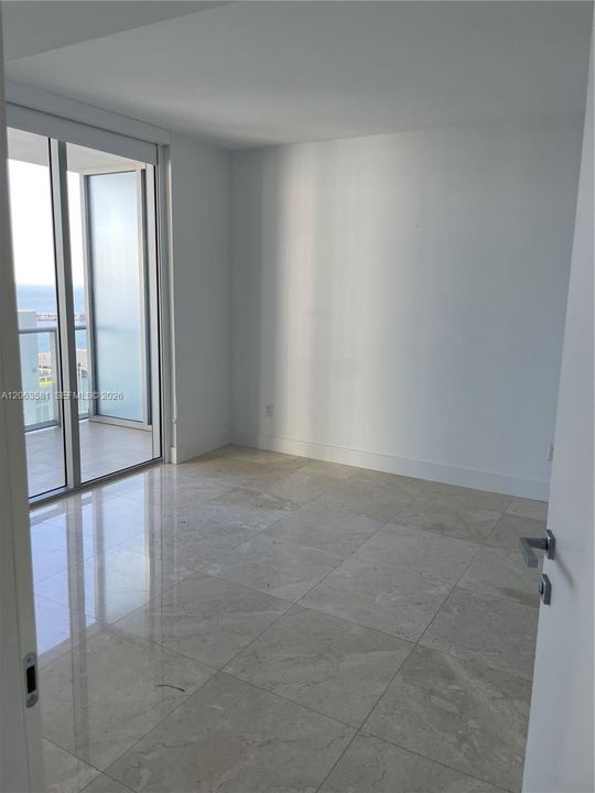 В аренду: $6,300 (2 спален, 2 ванн, 1070 Квадратных фут)