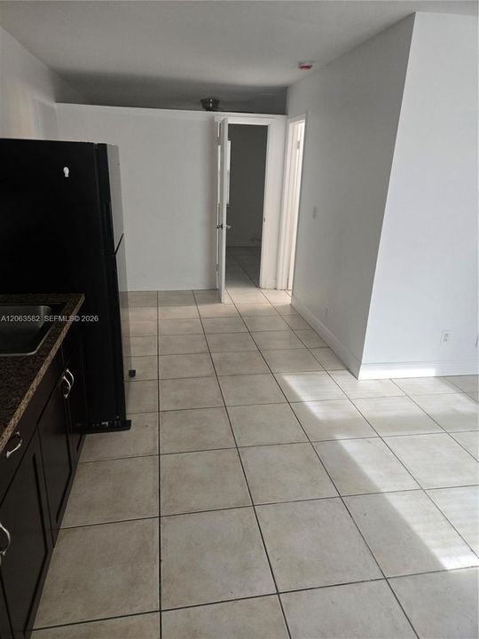 For Rent: $1,350 (1 beds, 1 baths, 602 Square Feet)