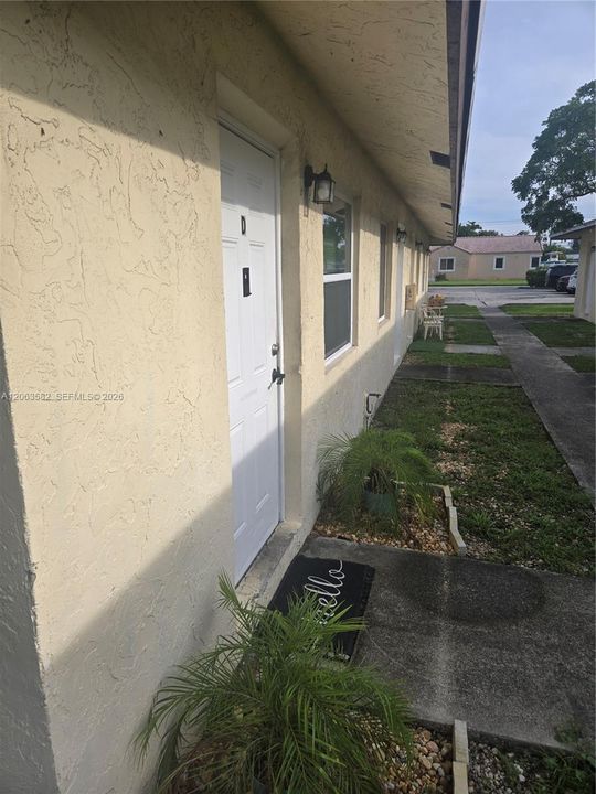 For Rent: $1,350 (1 beds, 1 baths, 602 Square Feet)