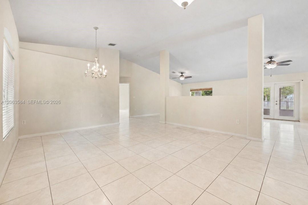 En Venta: $825,000 (4 camas, 2 baños, 2346 Pies cuadrados)