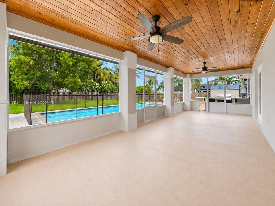 Covered screened patio