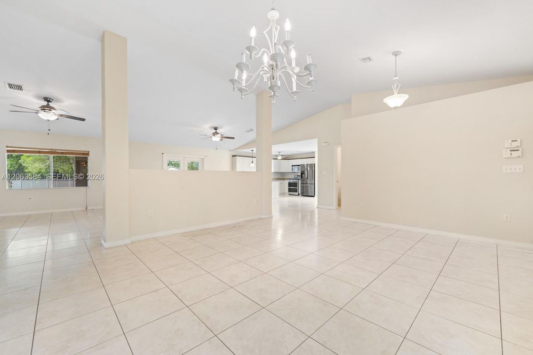 En Venta: $825,000 (4 camas, 2 baños, 2346 Pies cuadrados)