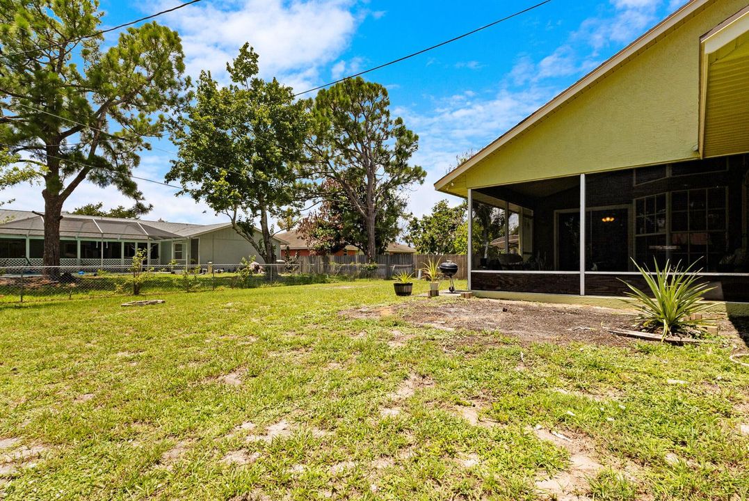 Yard / Gardens