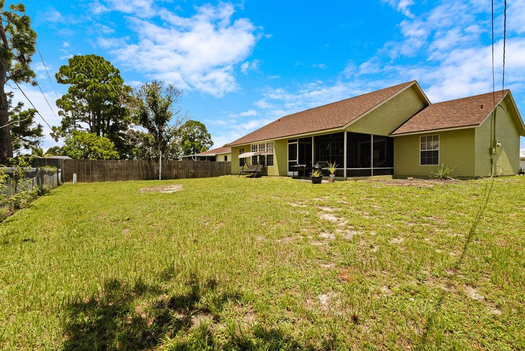 Yard /Gardens