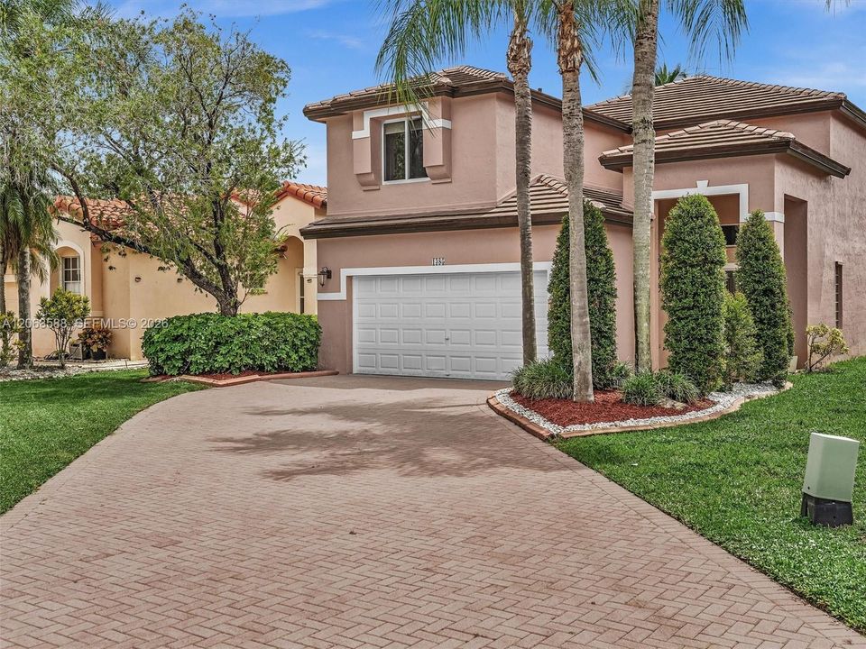 For Sale: $825,000 (3 beds, 2 baths, 1994 Square Feet)