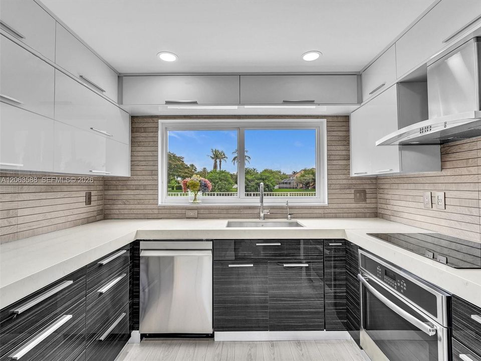 For Sale: $825,000 (3 beds, 2 baths, 1994 Square Feet)