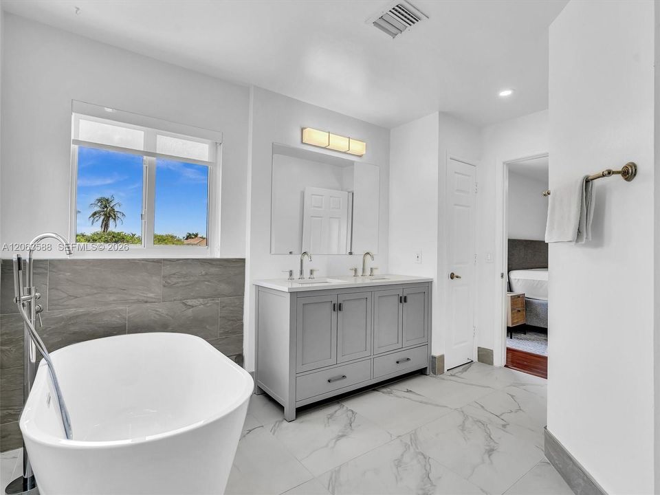 For Sale: $825,000 (3 beds, 2 baths, 1994 Square Feet)