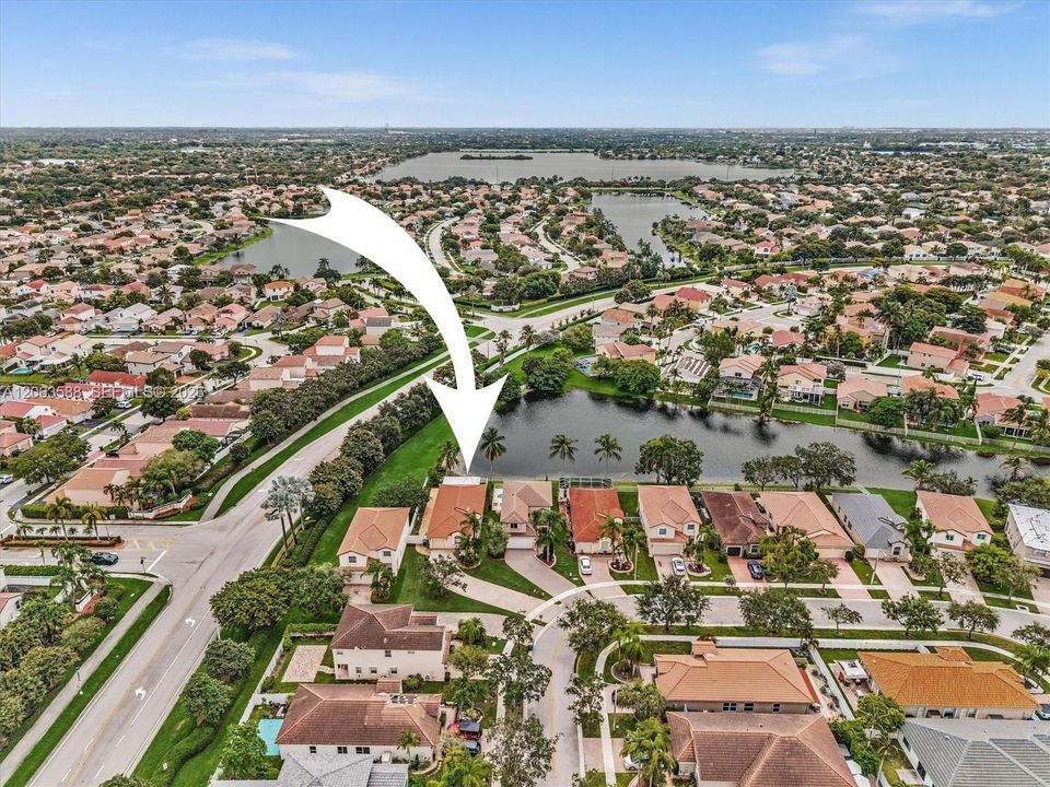 For Sale: $825,000 (3 beds, 2 baths, 1994 Square Feet)