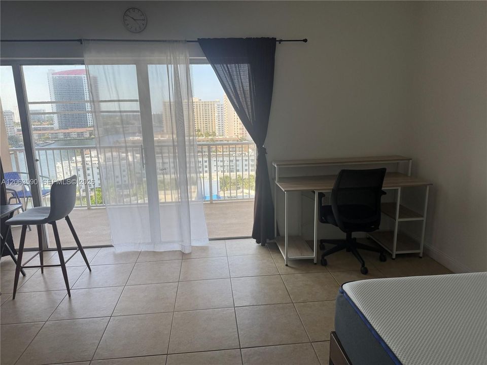 В аренду: $1,750 (0 спален, 1 ванн, 545 Квадратных фут)