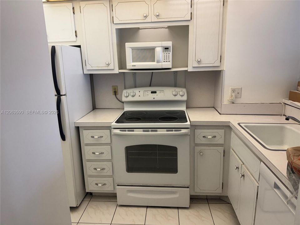 В аренду: $1,750 (0 спален, 1 ванн, 545 Квадратных фут)
