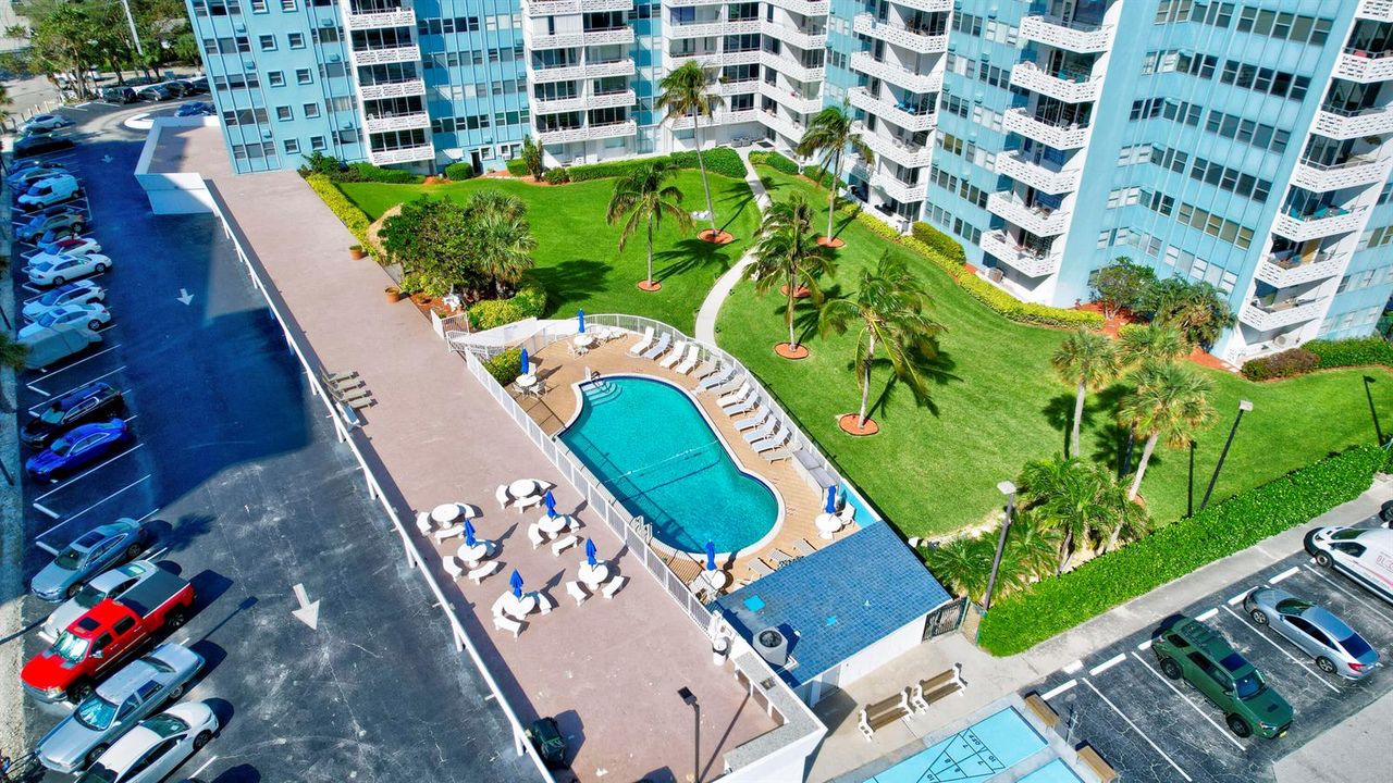 1900 S Ocean Drive 1702