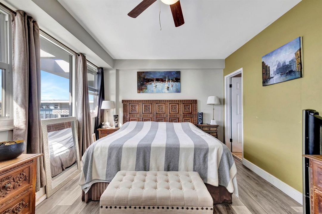 1900 S Ocean Drive 1702