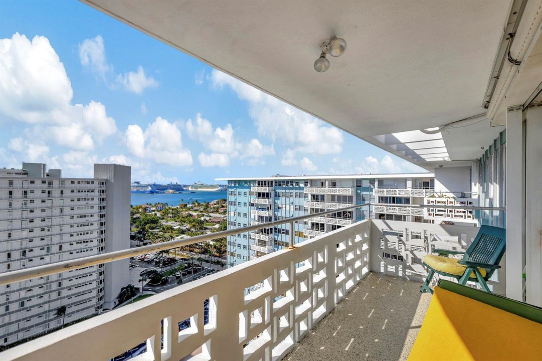 1900 S Ocean Drive 1702
