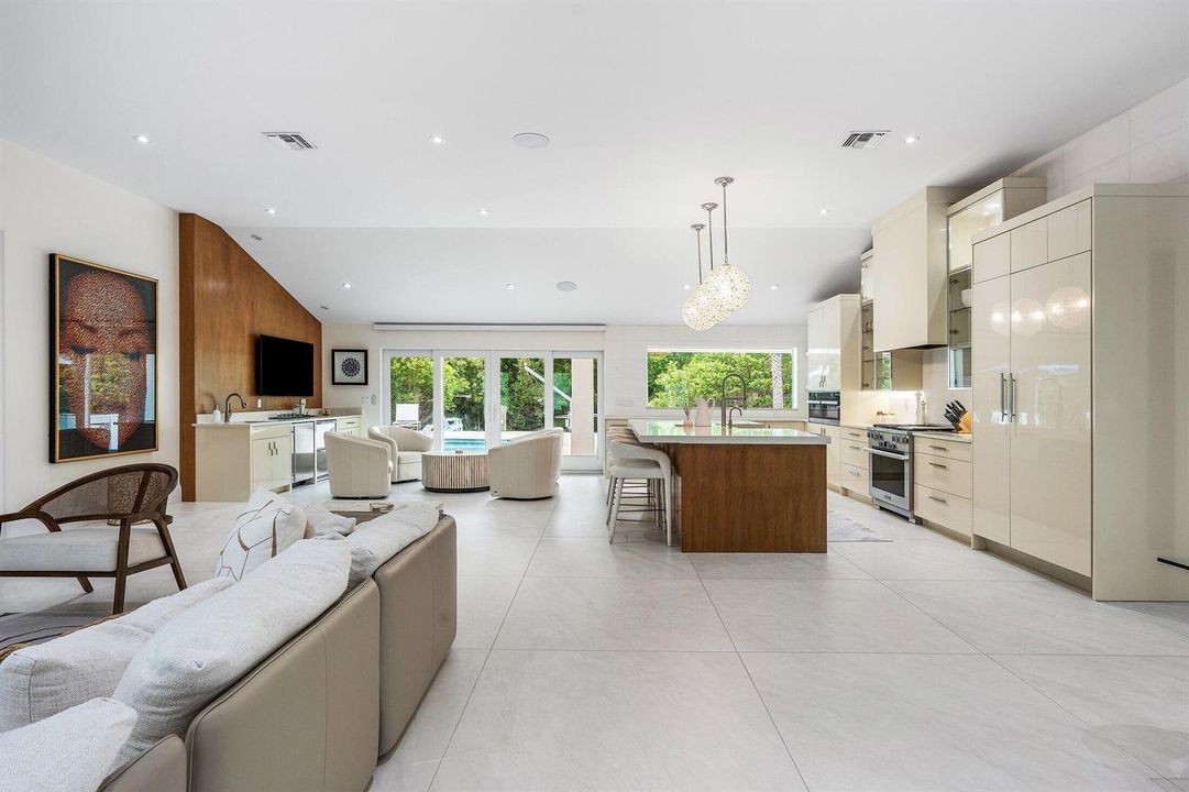 011-11863LakeShorePlace-NorthPalmBeach-F