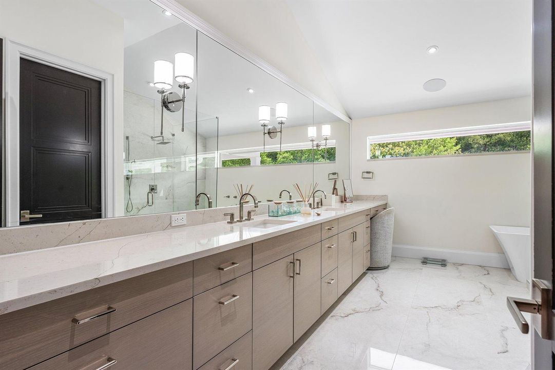 024-11863LakeShorePlace-NorthPalmBeach-F