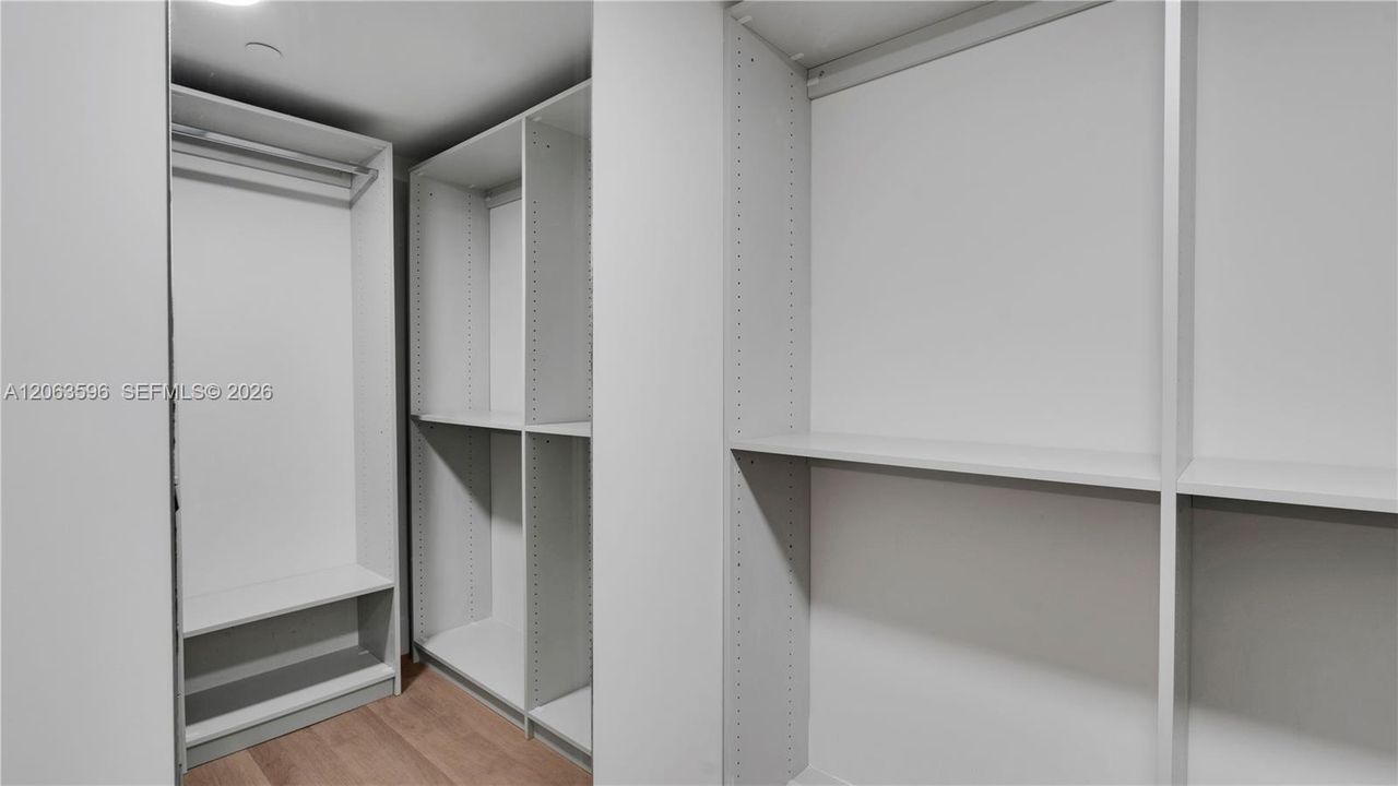 В аренду: $4,020 (1 спален, 1 ванн, 1036 Квадратных фут)
