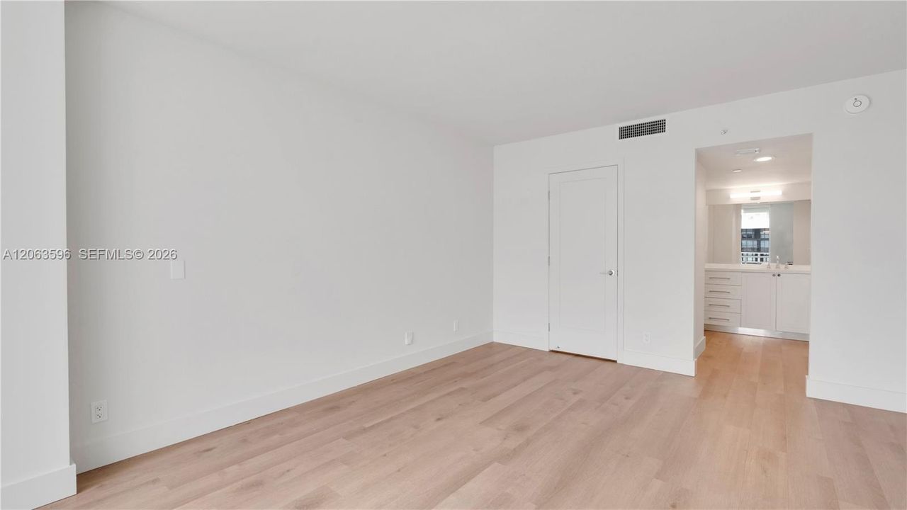 В аренду: $4,020 (1 спален, 1 ванн, 1036 Квадратных фут)