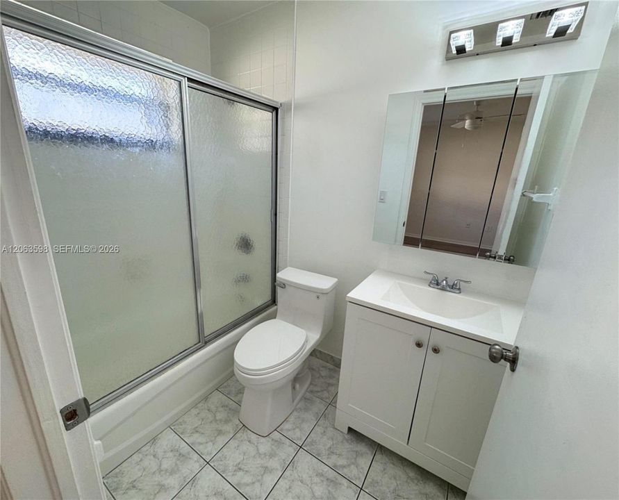 En Renta: $2,695 (3 camas, 2 baños, 1079 Pies cuadrados)