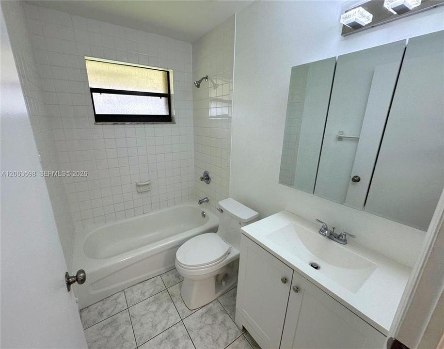 En Renta: $2,695 (3 camas, 2 baños, 1079 Pies cuadrados)