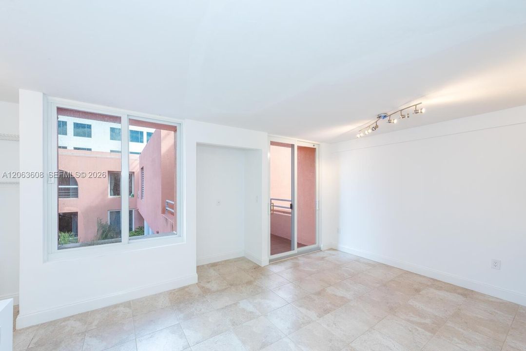 В аренду: $2,800 (1 спален, 1 ванн, 607 Квадратных фут)