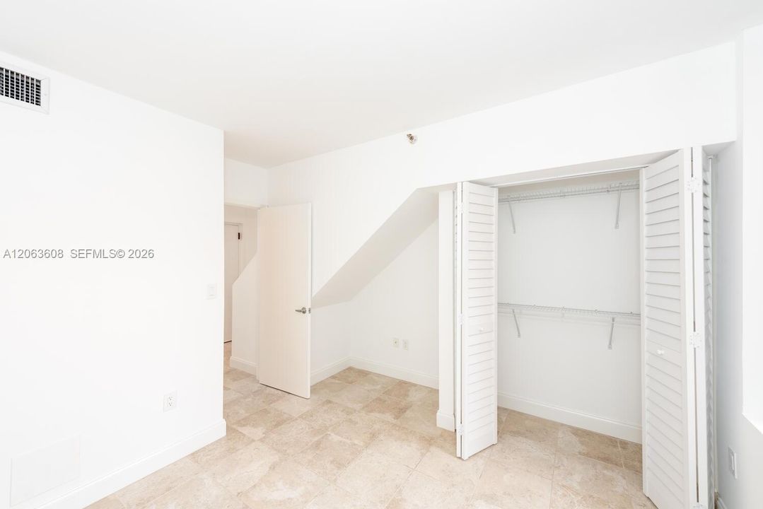 В аренду: $2,800 (1 спален, 1 ванн, 607 Квадратных фут)