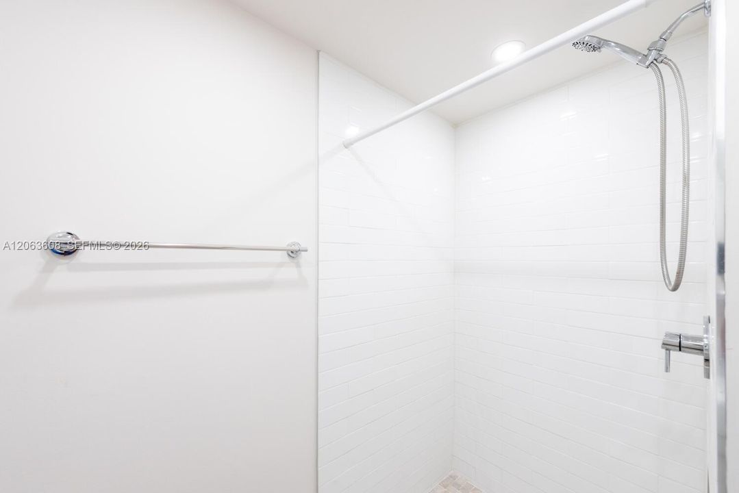 В аренду: $2,800 (1 спален, 1 ванн, 607 Квадратных фут)