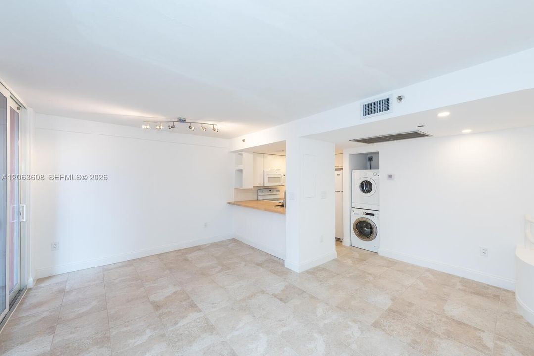 В аренду: $2,800 (1 спален, 1 ванн, 607 Квадратных фут)