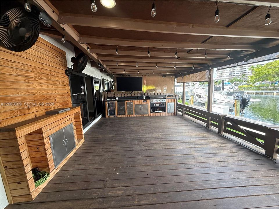 В аренду: $4,500 (2 спален, 2 ванн, 1680 Квадратных фут)