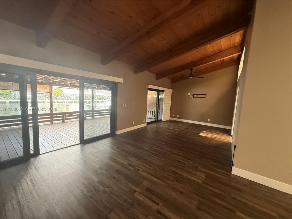 В аренду: $4,500 (2 спален, 2 ванн, 1680 Квадратных фут)