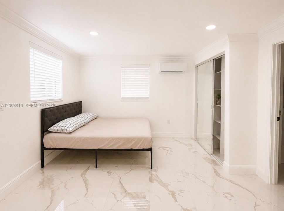 En Renta: $5,400 (5 camas, 5 baños, 1173 Pies cuadrados)