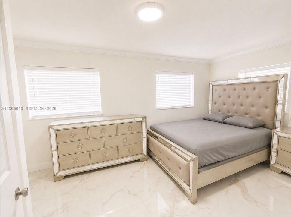 En Renta: $5,400 (5 camas, 5 baños, 1173 Pies cuadrados)