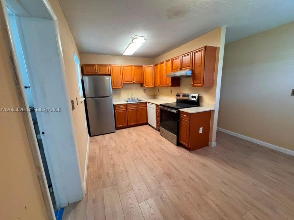 В аренду: $2,900 (3 спален, 2 ванн, 1070 Квадратных фут)