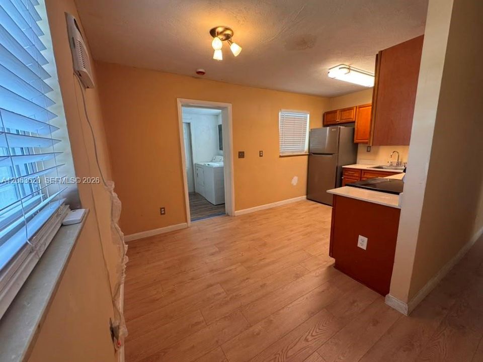 В аренду: $2,900 (3 спален, 2 ванн, 1070 Квадратных фут)