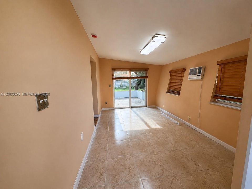 В аренду: $2,900 (3 спален, 2 ванн, 1070 Квадратных фут)