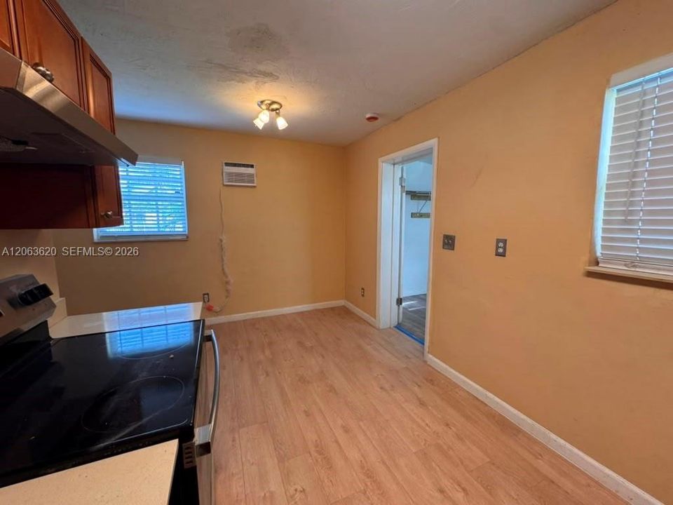 В аренду: $2,900 (3 спален, 2 ванн, 1070 Квадратных фут)