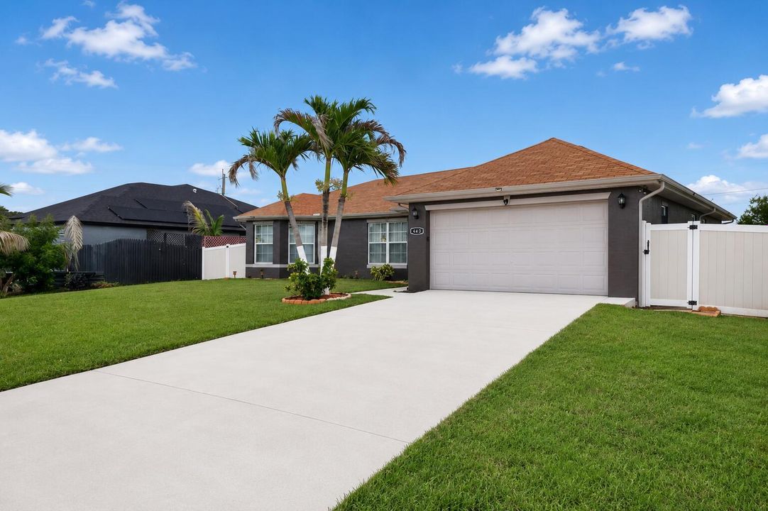 443 SW Homeland Exterior