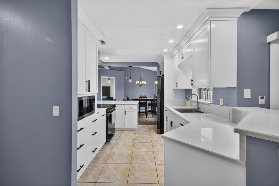 443 Southwest Homeland Rd-006