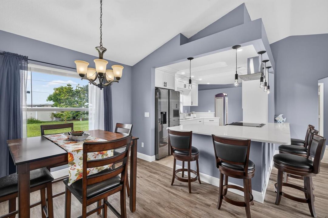 443 Southwest Homeland Rd-013