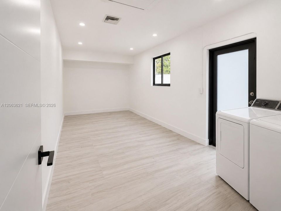 На продажу: $1,199,995 (3 спален, 2 ванн, 1545 Квадратных фут)