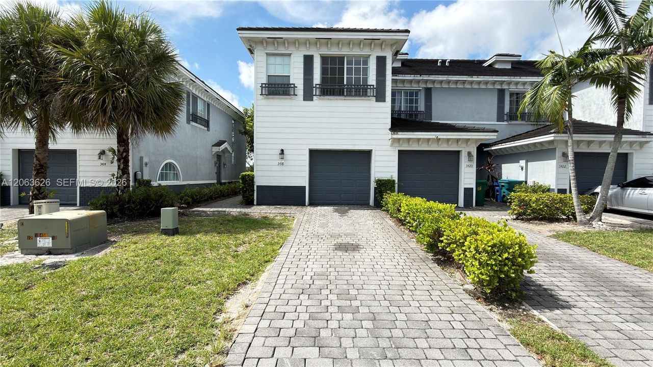 For Sale: $340,000 (3 beds, 2 baths, 1360 Square Feet)