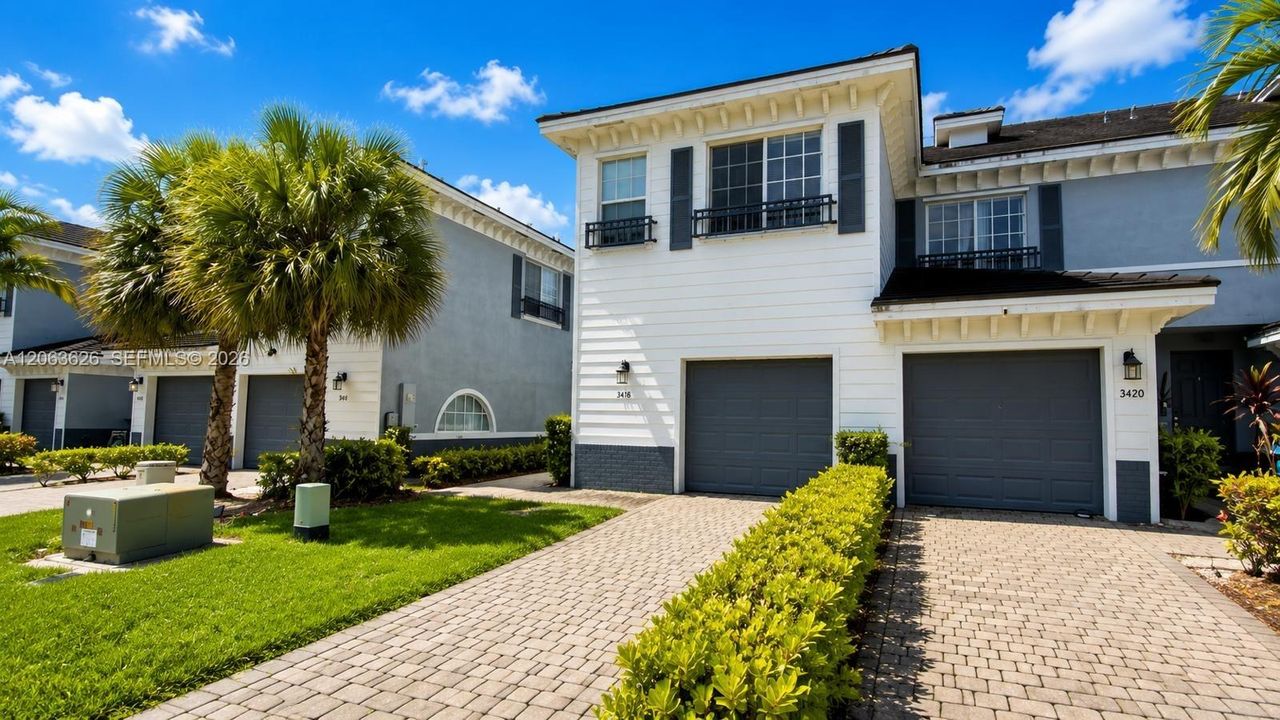 For Sale: $340,000 (3 beds, 2 baths, 1360 Square Feet)