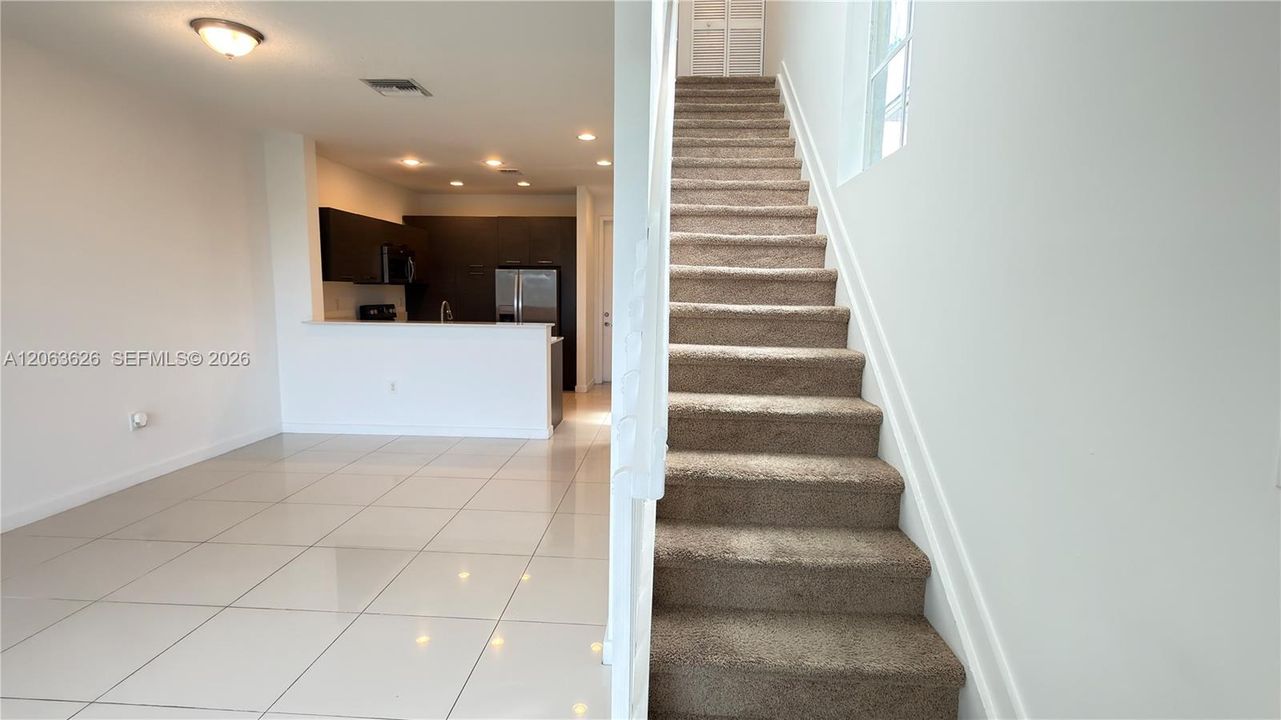 For Sale: $340,000 (3 beds, 2 baths, 1360 Square Feet)