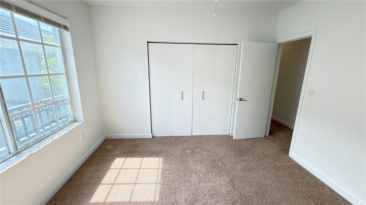 For Sale: $340,000 (3 beds, 2 baths, 1360 Square Feet)