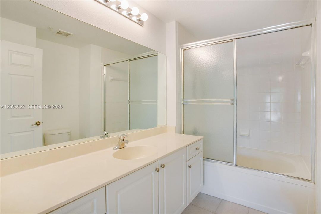 В аренду: $2,400 (2 спален, 2 ванн, 1149 Квадратных фут)