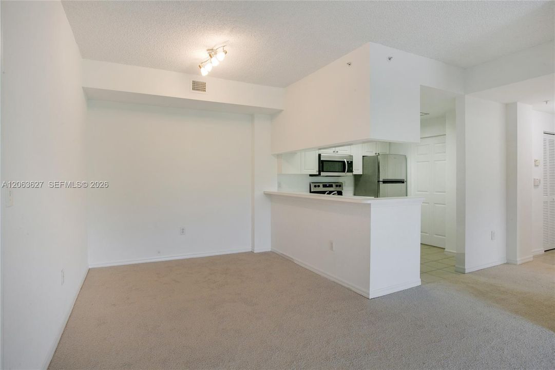 В аренду: $2,400 (2 спален, 2 ванн, 1149 Квадратных фут)